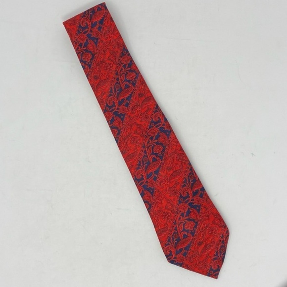 Lanvin Paris 100% Silk Tie Red Floral Paisley Pattern Made in France Old‎ Money